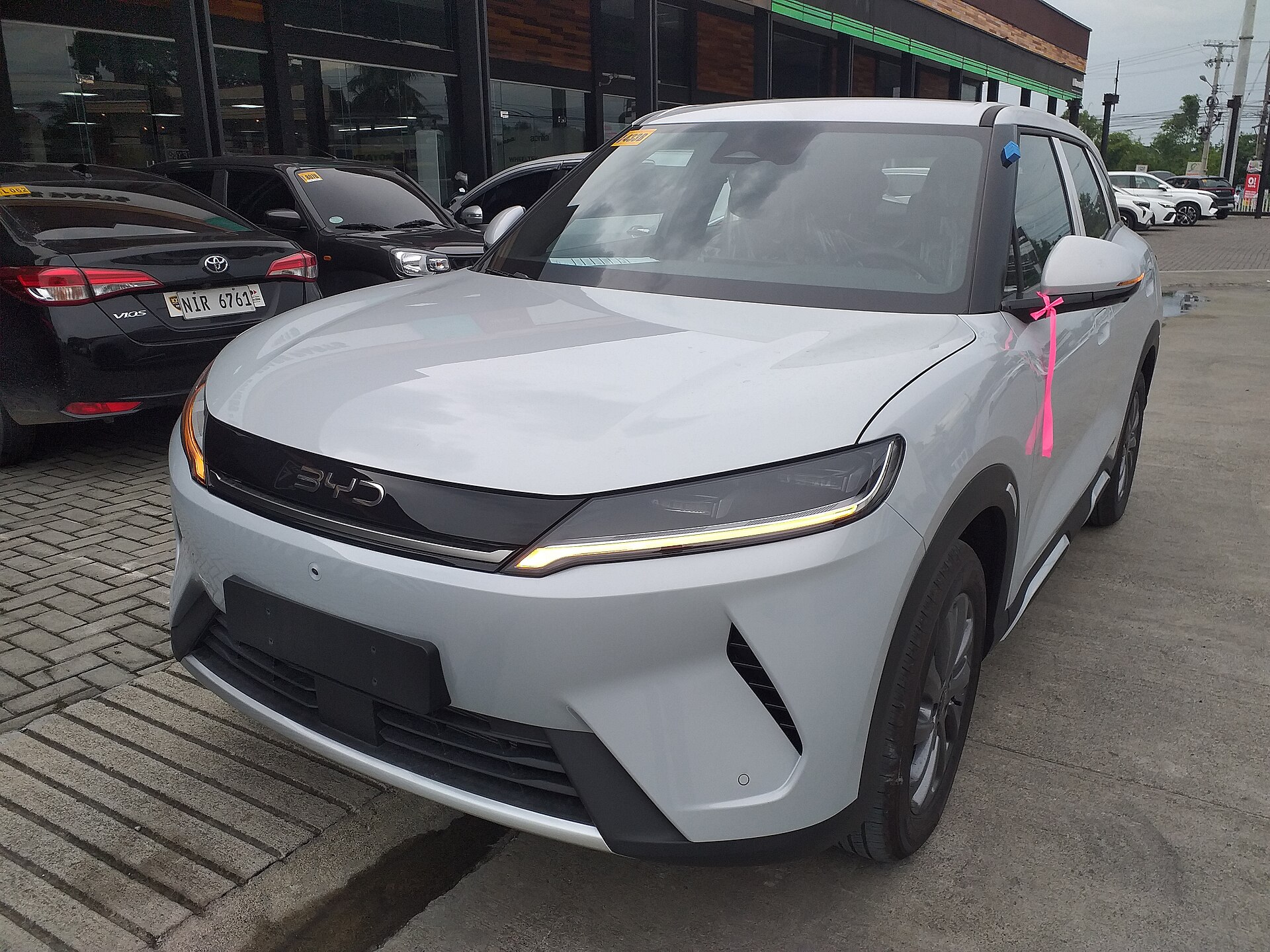 BYD Atto 2 DM-i Premium was parked at BYD Cabanatuan City (BYD Value Sales, Inc.) Photo locationː Km. 117 Maharlika Highway, Barangay Bitas,
