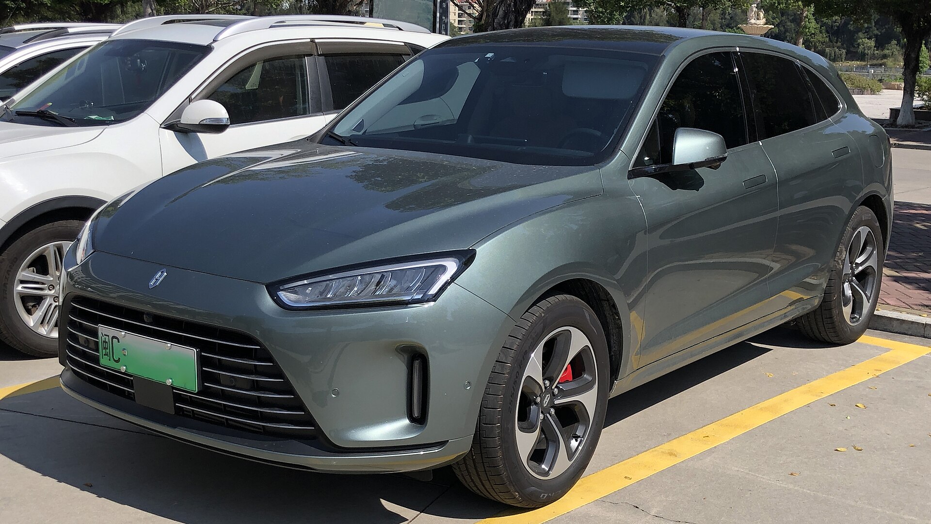 Aito M5 photographed in Shishi, Fujian province, China.